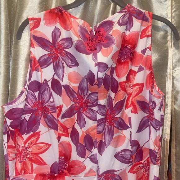 Dress - Picture 5 of 6